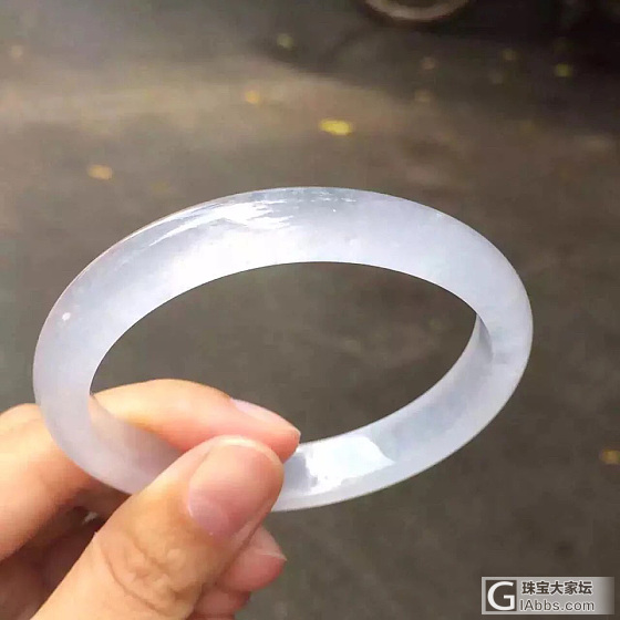 高冰起强光白条贵妃手镯，尺寸57x50.3x10x6.8mm，种老，正圈起强光，..._翡翠