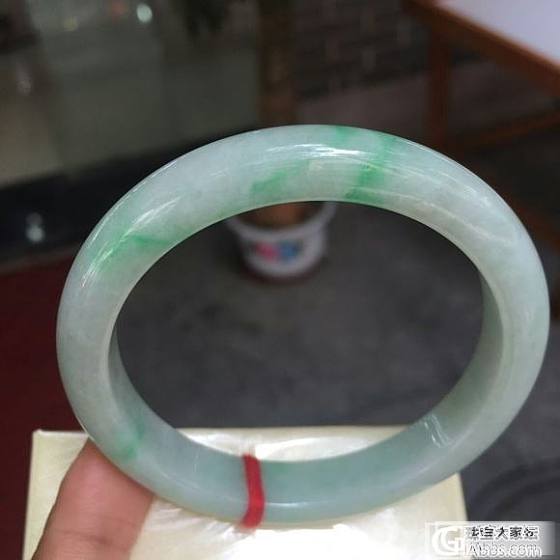 手镯室外图，请大家看看，3500元值吗_手镯翡翠
