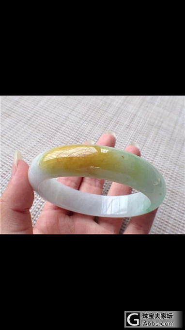 大家给估个价看能不能入！_手镯翡翠