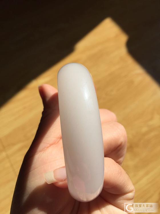 我的小白也到了，可惜没有上手照，突然得了寻麻疹，全身全脸都是_手镯和田玉