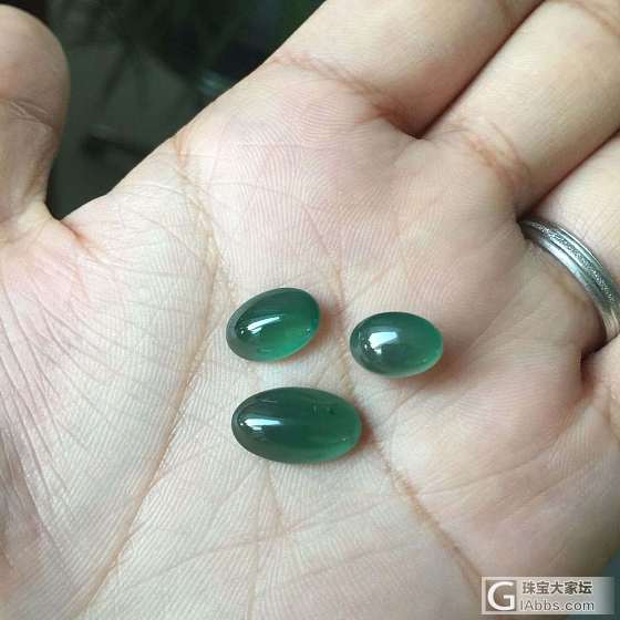 色彩，淡淡的就好，深了会褪色；生活，简单就好，复杂了会变质。_翡翠