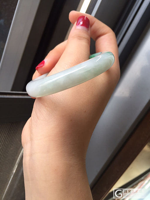 新入的翡翠镯子。。白菜价。。_手镯翡翠