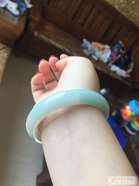 新入的翡翠镯子。。白菜价。。_手镯翡翠
