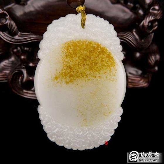 古朴的红皮籽料把件_和田玉