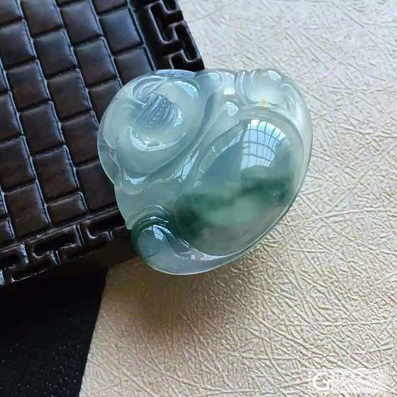 翡翠小佛_翡翠