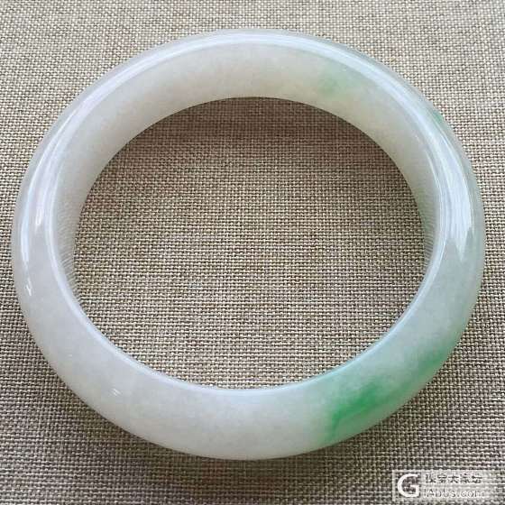 带色手镯_手镯翡翠