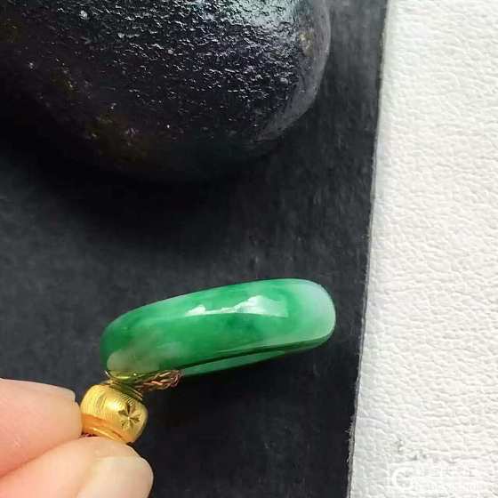 翡翠挂件_挂件翡翠