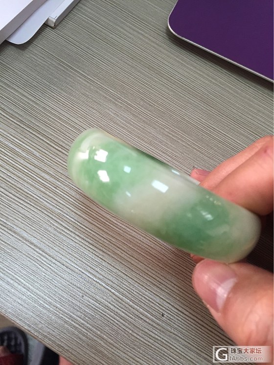 沙佛莱玉_翡翠手镯