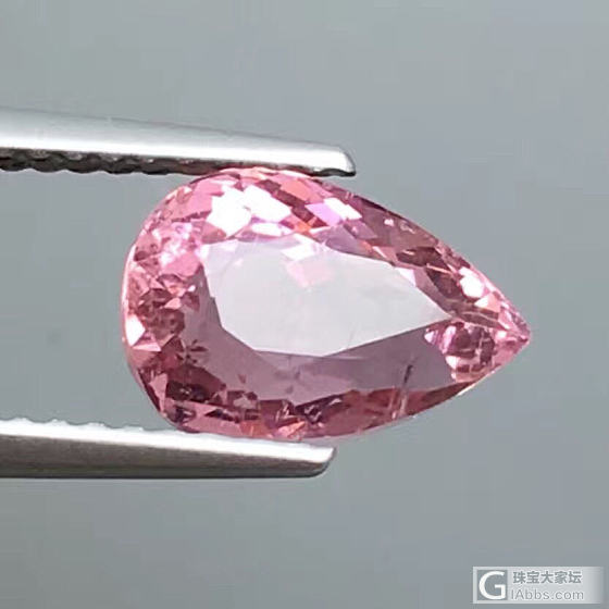三颗。_碧玺