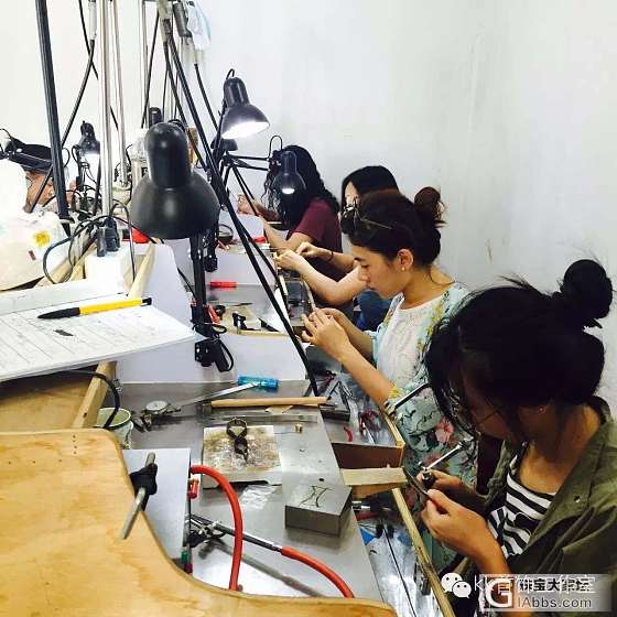上几张学习场景图！_饰品制作