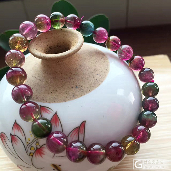 看看这条西瓜碧玺手链美艳不_珠串碧玺