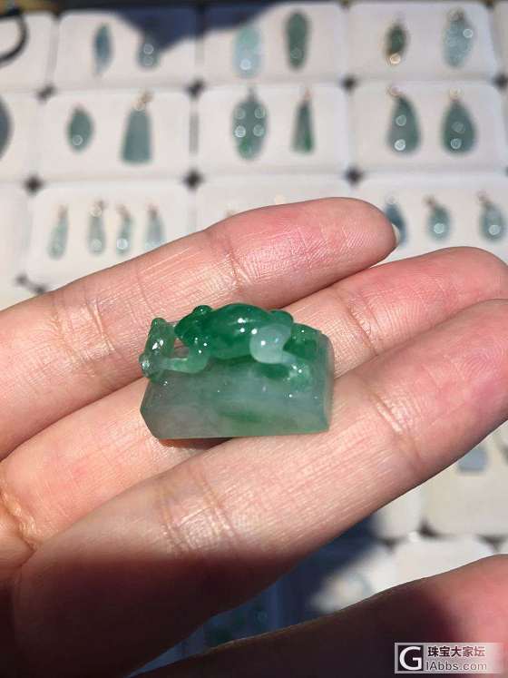 带色顶呱呱_翡翠