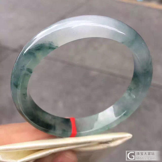 冰种飘蓝花标圈54.5-12.2-7.3mm,完美！价:22000_手镯翡翠