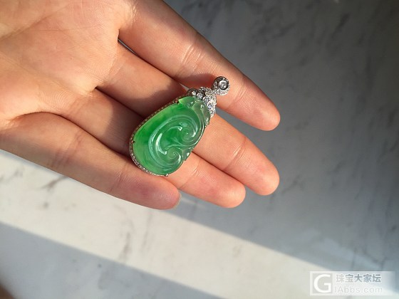 烦请请坛子里的大神们掌掌眼，新入的如意_吊坠翡翠