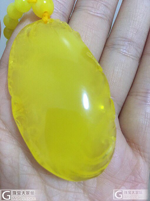 求辨别真假，男朋友说是塑料的_蜜蜡