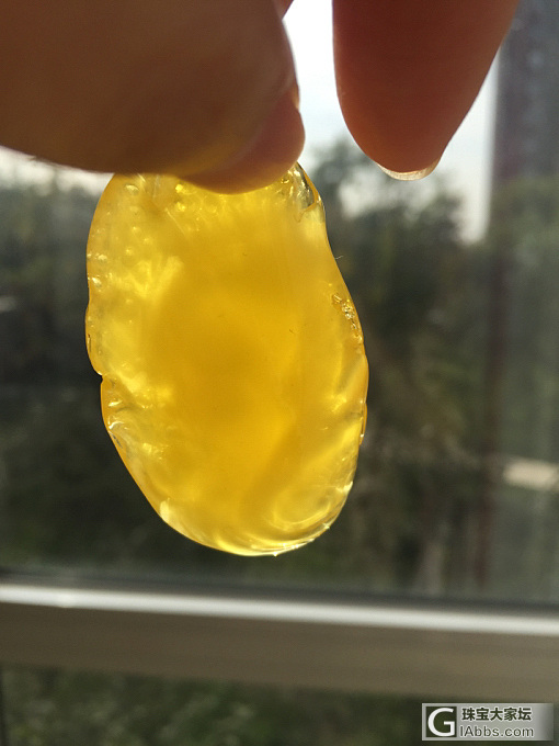 求辨别真假，男朋友说是塑料的_蜜蜡