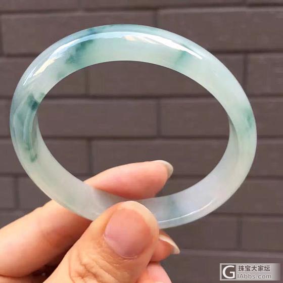 大家帮我看看哪个好看？_手镯翡翠