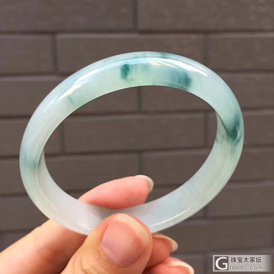 大家帮我看看哪个好看？_手镯翡翠