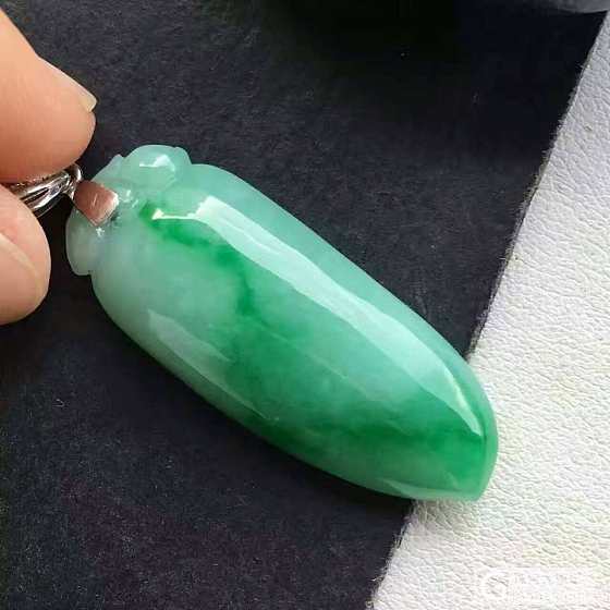 带色福瓜_挂件翡翠