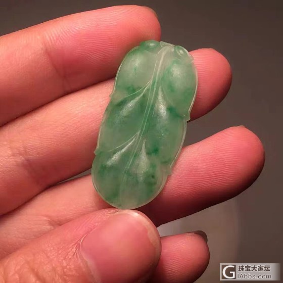 大家看看这块毛货能值多少钱？值得入手吗？_挂件翡翠