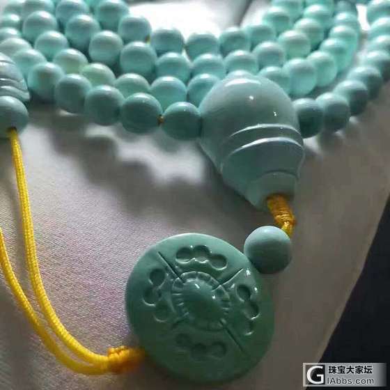 平时主要在蜜蜡松石珊瑚里扑腾，翡翠最近才被奶奶带入的。出一条绿松石佛珠_松石