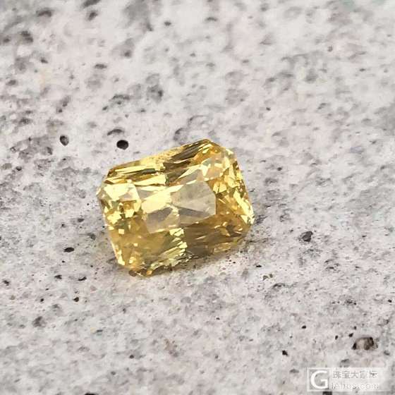 2ct 无烧蓝宝石 vivid yellow 有点小瑕疵 但是不影响镶嵌哦 颜色..._蓝宝石