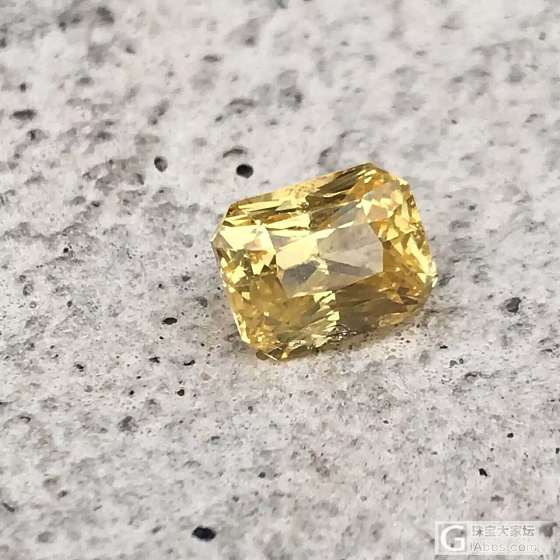 2ct 无烧蓝宝石 vivid yellow 有点小瑕疵 但是不影响镶嵌哦 颜色..._蓝宝石