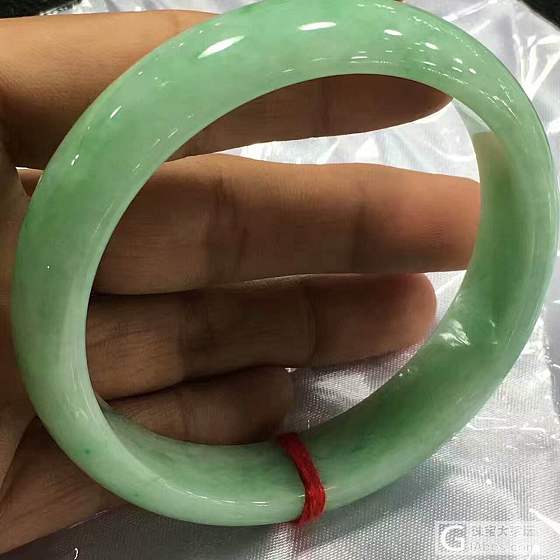 求购60翡翠手镯，给老妈的。价格3000-4000左右吧_手镯翡翠