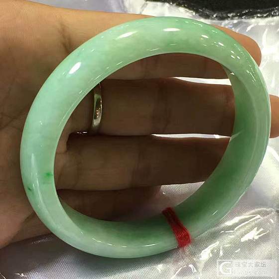 求购60翡翠手镯，给老妈的。价格3000-4000左右吧_手镯翡翠