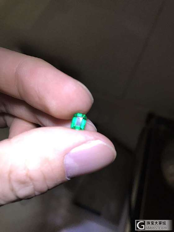 祖母绿虽然小了点是小色标_祖母绿