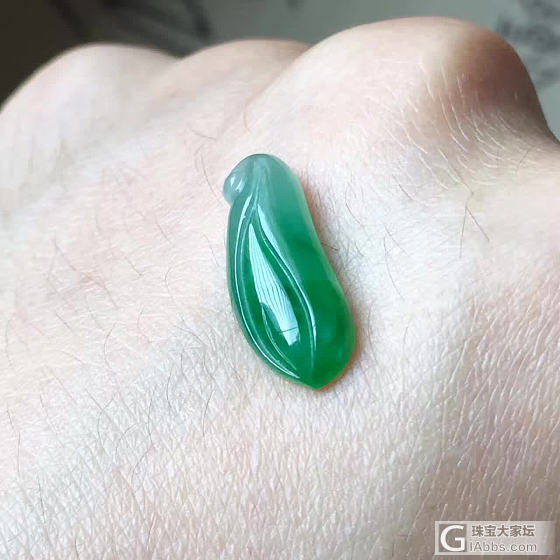 一朵阳绿兰花_挂件翡翠