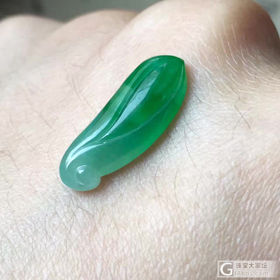 一朵阳绿兰花_挂件翡翠