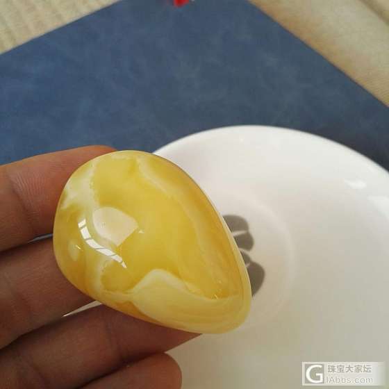 转让一块奶糖色蜜蜡水滴吊坠_蜜蜡吊坠