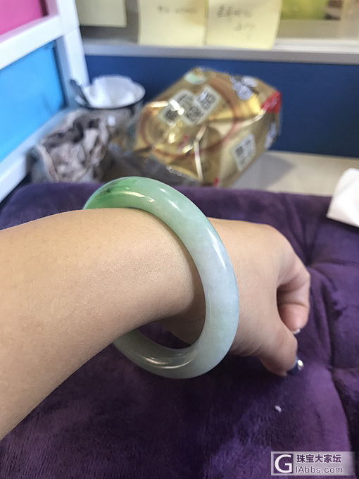 上次让大家给看的镯子到了！大家给看看能不能留_手镯翡翠