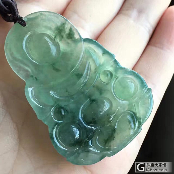 这块观音值得入手吗？_挂件翡翠