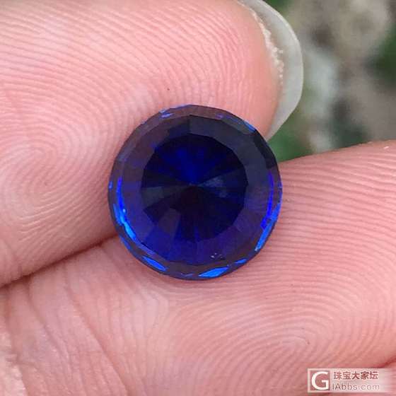 圆形皇家蓝不常有，给大家欣赏一下_刻面宝石蓝宝石