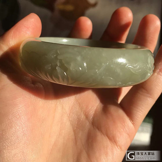 帮我看看，鉴赏一下_手镯和田玉