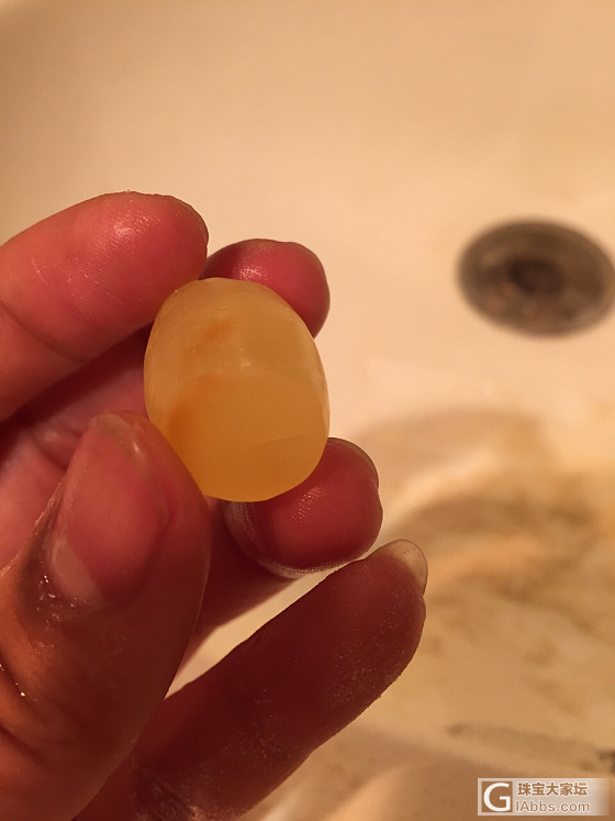 想出桶珠的，可惜有内裂！切了些小玩意儿_琥珀蜜蜡打磨