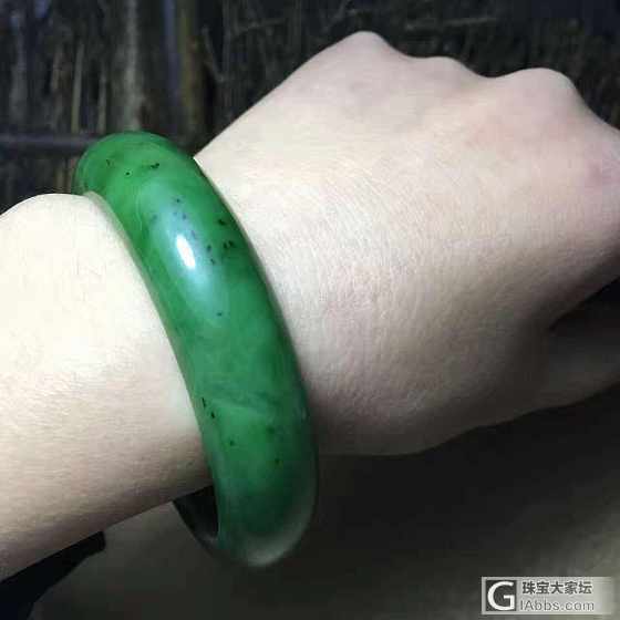超级划算😜😜有玉棉黑点、颜色和镯形都好～ 圈口58、💰980；_手镯碧玉