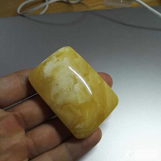 试出一块极品闲置 白花无事牌_蜜蜡牌子