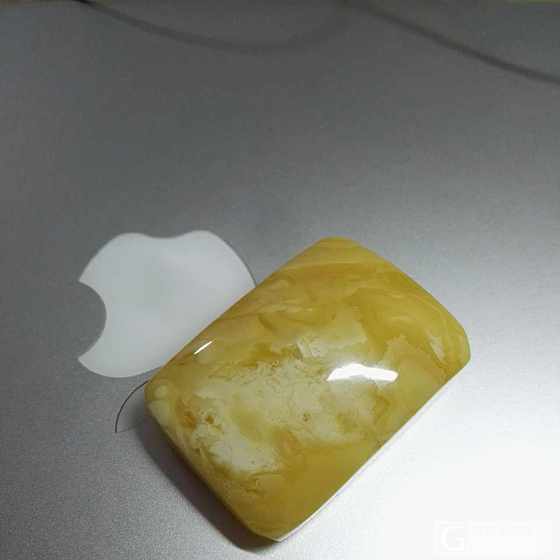 试出一块极品闲置 白花无事牌_蜜蜡牌子