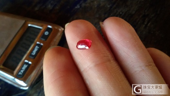 缅甸刻面红宝石0.81ct 颜色是正红的，大家感觉价格在什么范围_红宝石