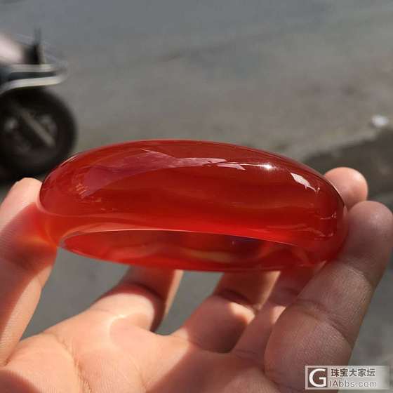 鸡血红_手镯玉髓