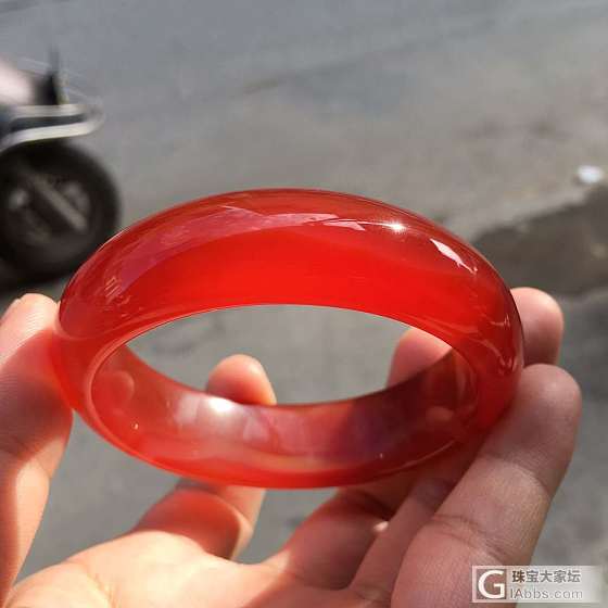 鸡血红_手镯玉髓