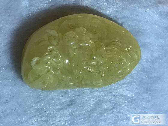围观石头一堆_琥珀蜜蜡挂件