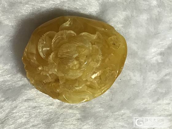 围观石头一堆_琥珀蜜蜡挂件
