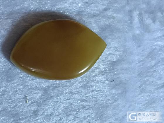 围观石头一堆_琥珀蜜蜡挂件