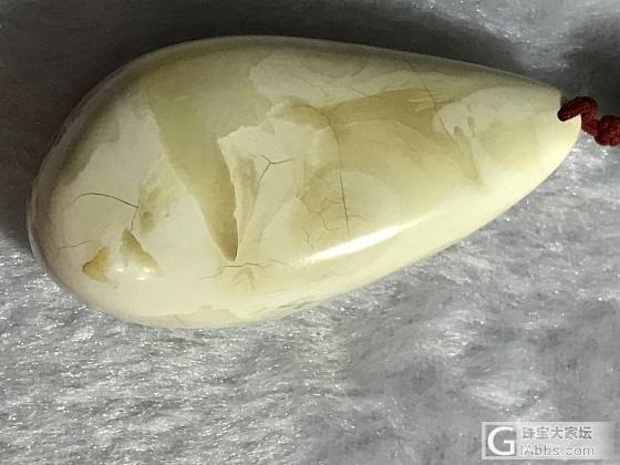 围观石头一堆_琥珀蜜蜡挂件