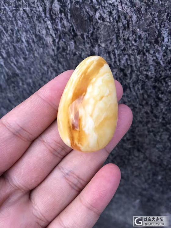 发个小尤物养养眼睛_琥珀蜜蜡挂件