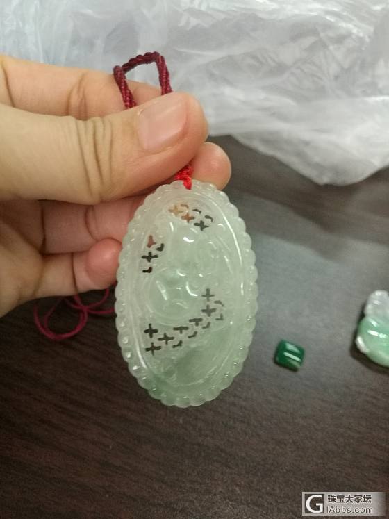 各位帮忙看看，这些东西会值几多钱？_翡翠